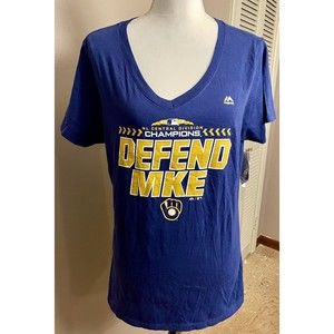 NWT Women’s Majestic Milwaukee Brewers T-Shirt Top Defend MKE 2018 V-Neck Size L
